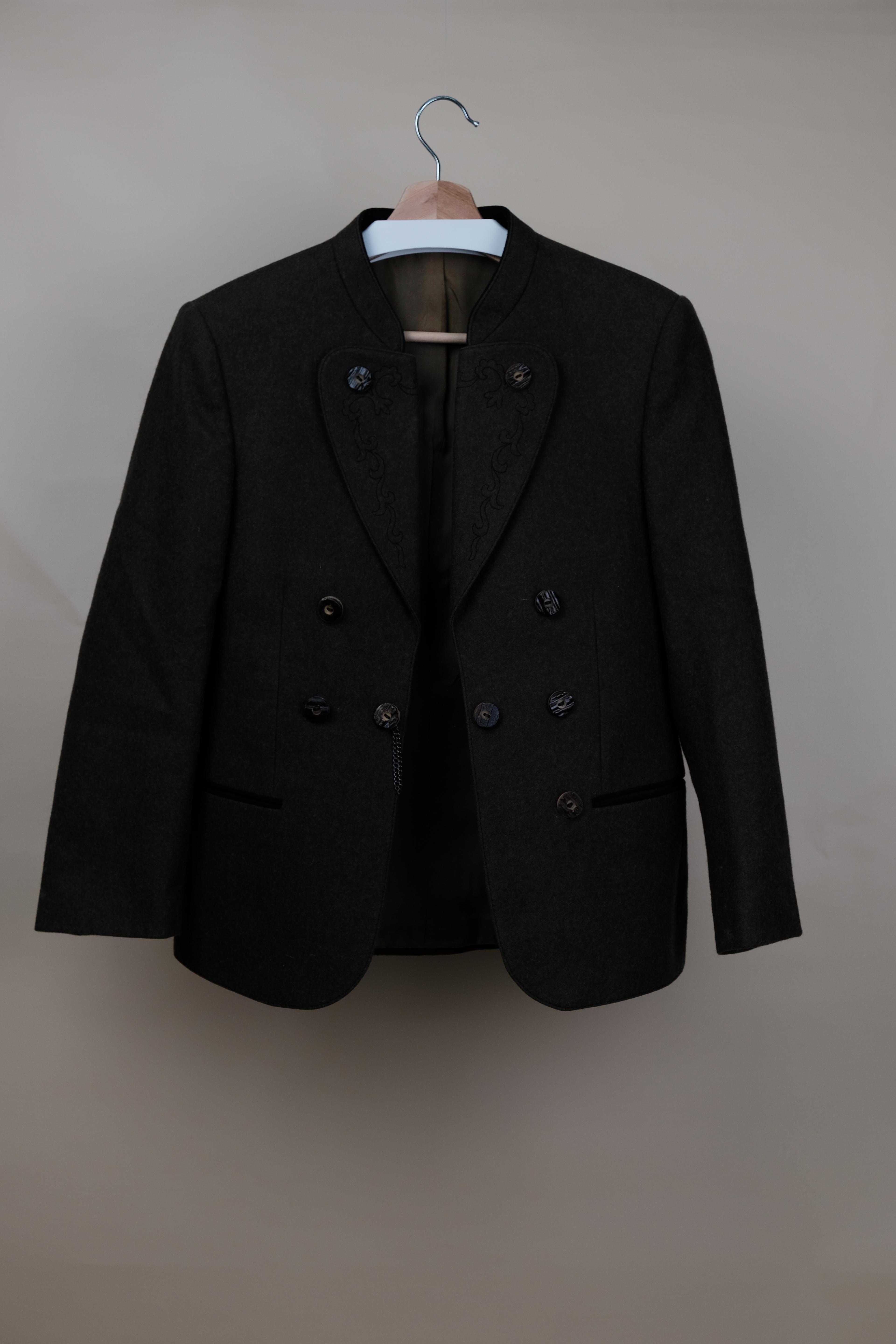 바얀지역 남자 전통의상